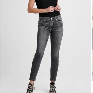 Hudson Nico mid rise ankle skinny. Size 26.